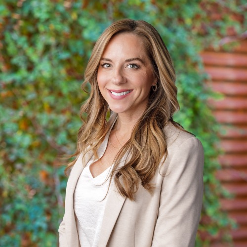 Portrait of Rachelle Lindblom, Senior Consultant